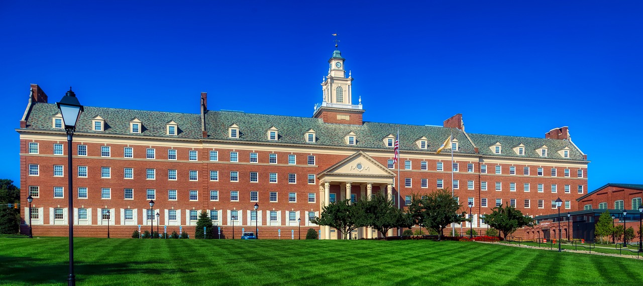 全球頂尖學(xué)府榜單解析，最新QS排名解讀與探索