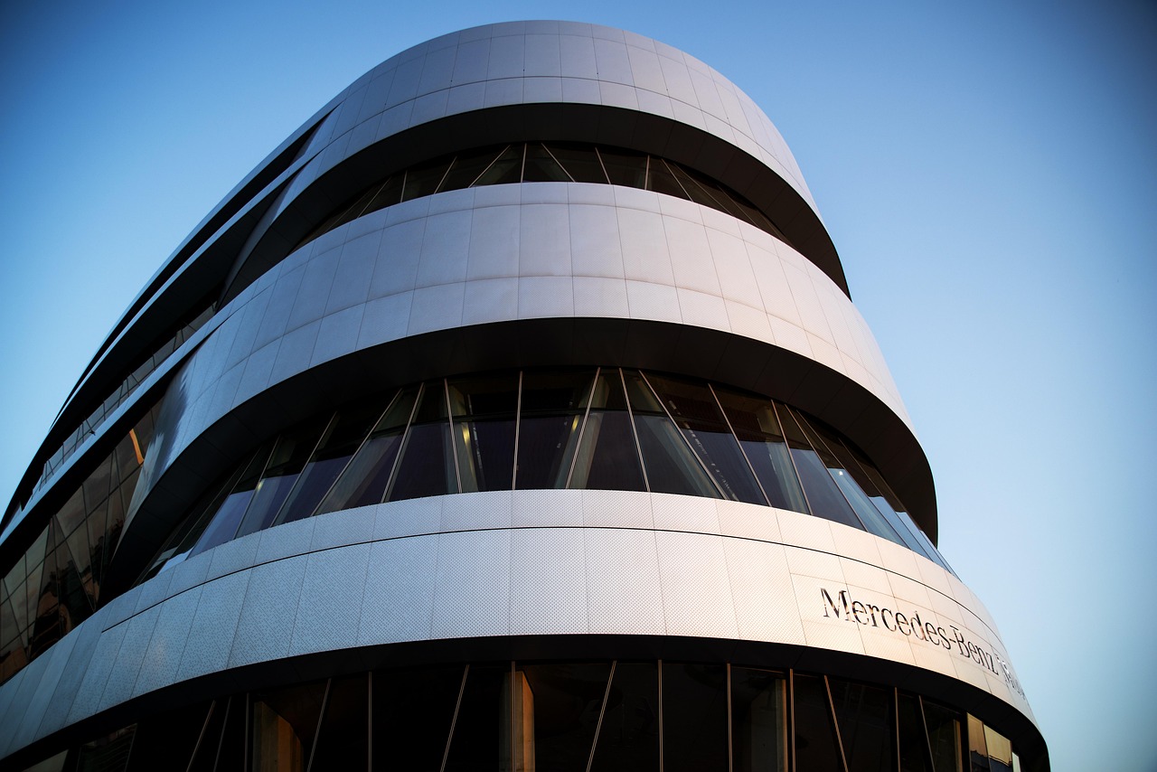 科洛莫瑞茲最新動態(tài)，璀璨星途的矚目焦點