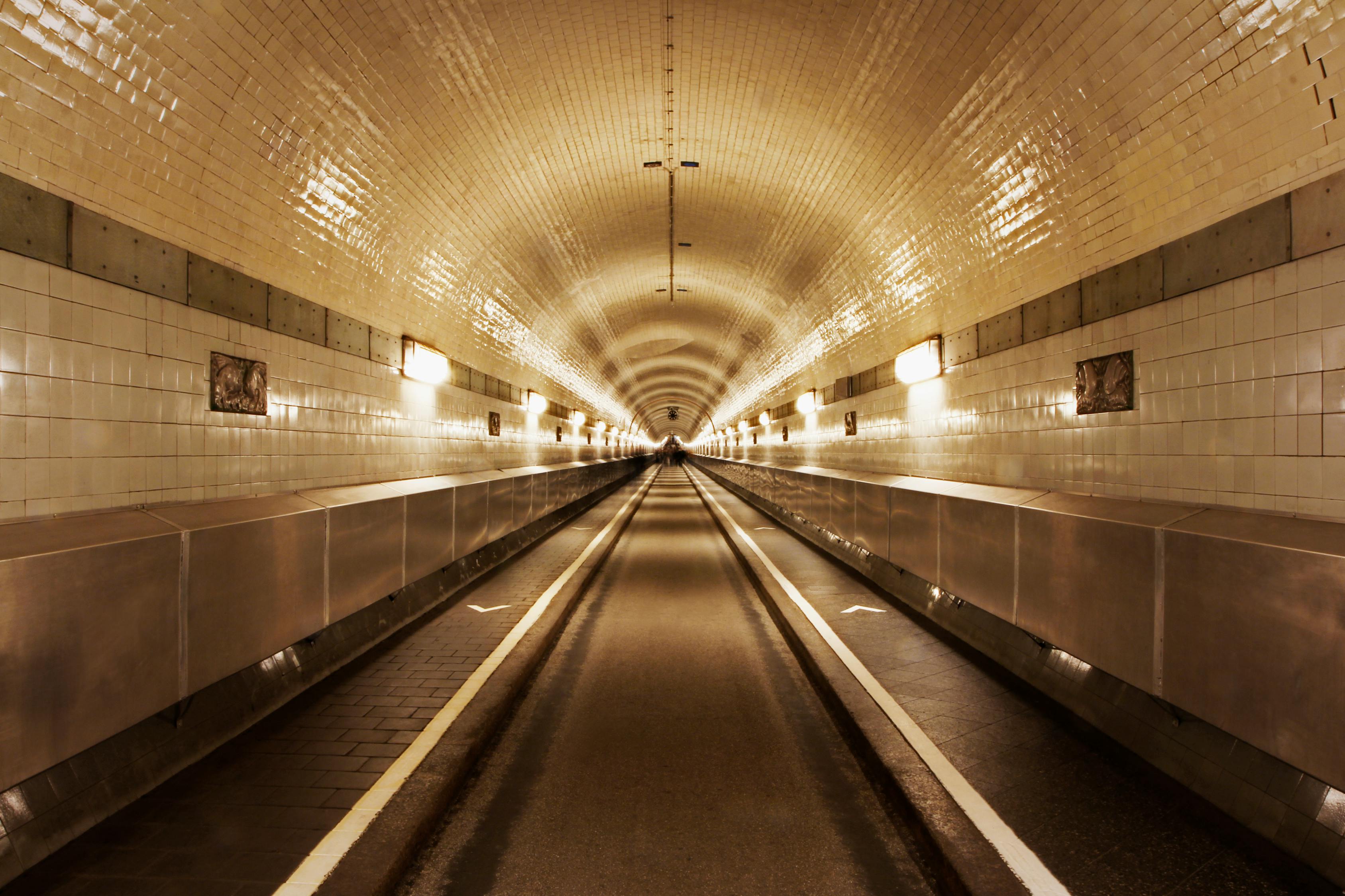 秦嶺一號(hào)隧道車禍最新消息，悲劇引發(fā)反思與應(yīng)對(duì)策略