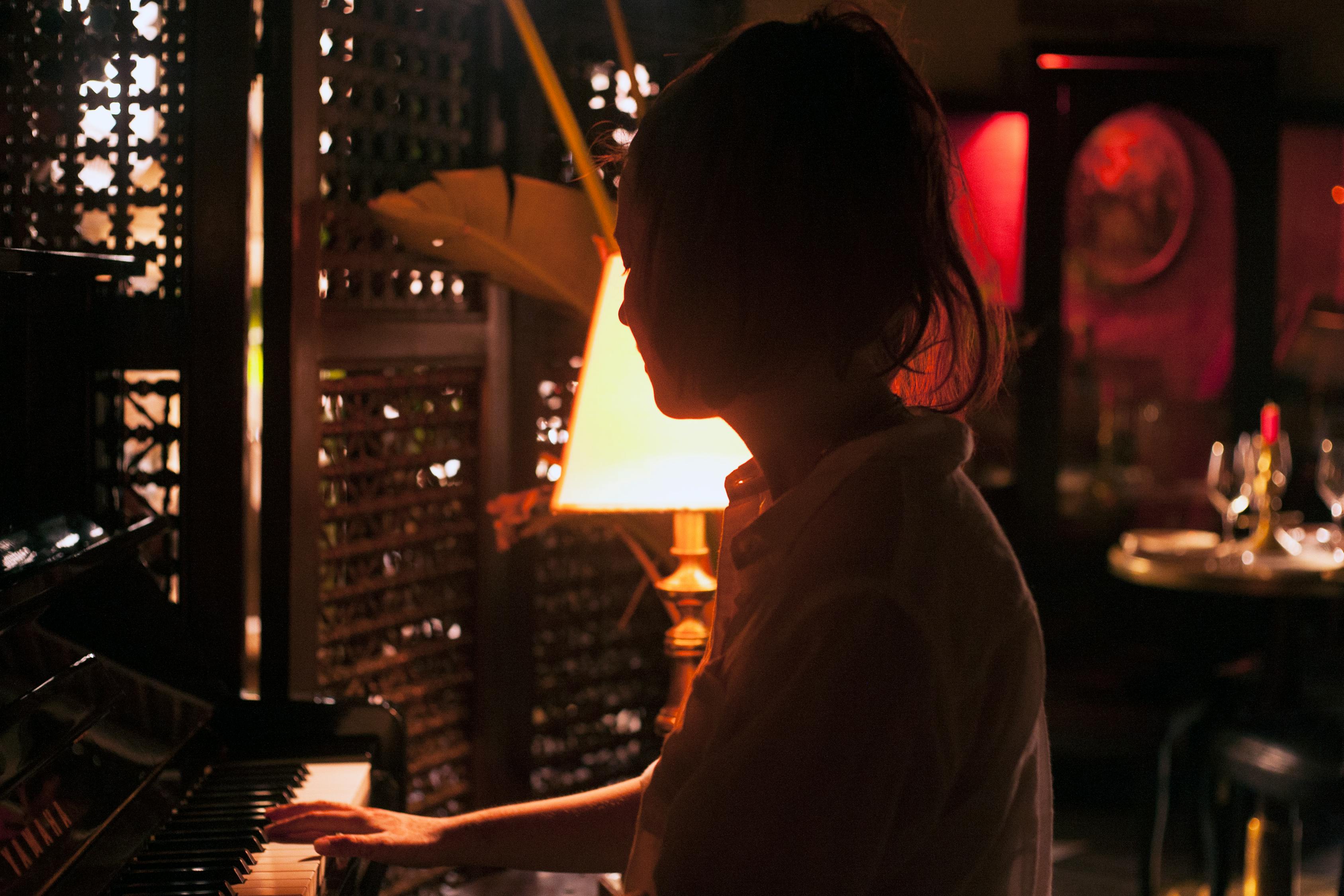 最新催淚歌曲，情感的音樂力量觸動心靈深處